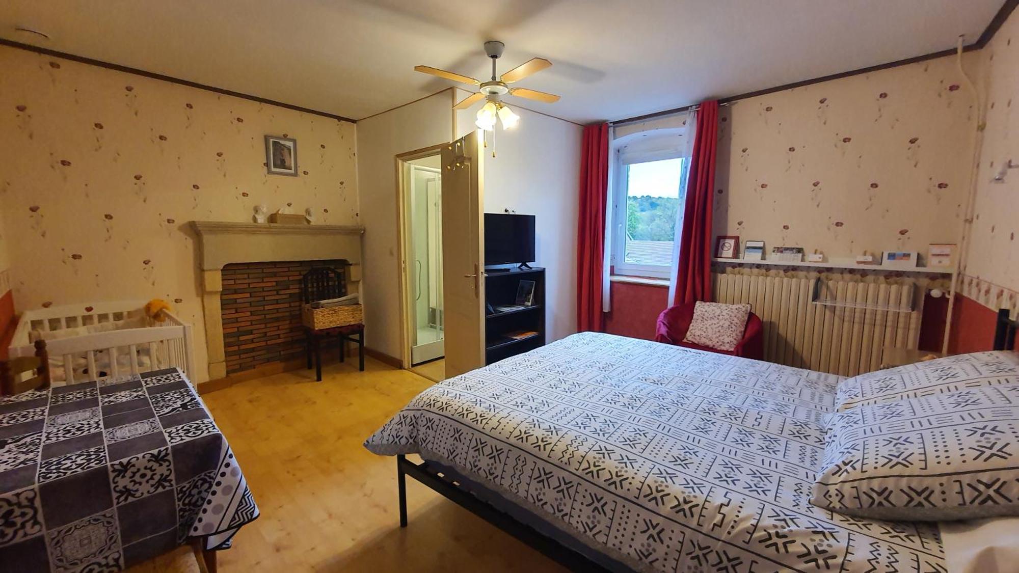 La Grange Des Roches Roses Bed & Breakfast Anchenoncourt-et-Chazel Rom bilde