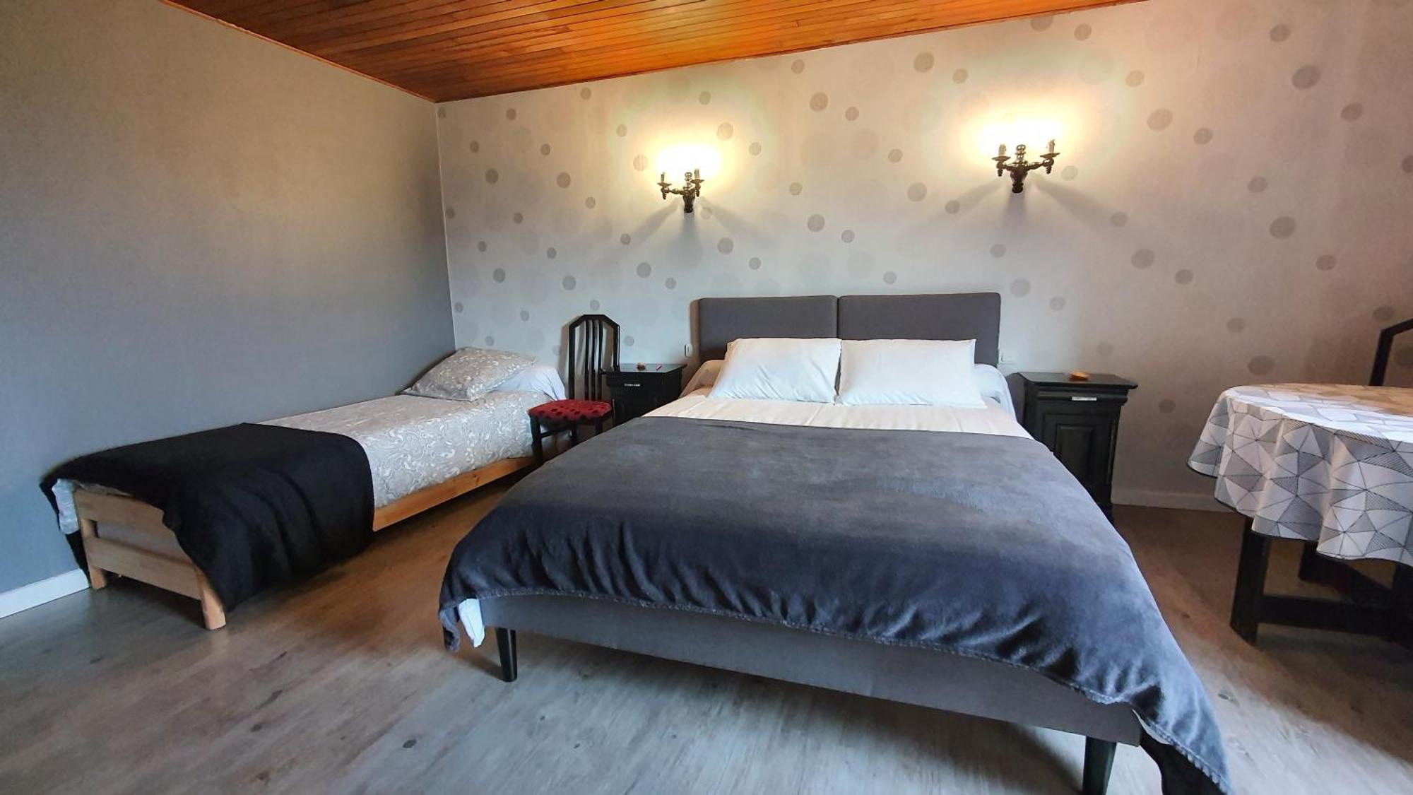 La Grange Des Roches Roses Bed & Breakfast Anchenoncourt-et-Chazel Eksteriør bilde